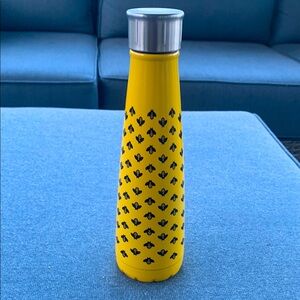 Swell water bottle with cute bee pattern
